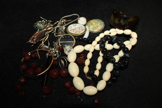 Mixed costume jewellery